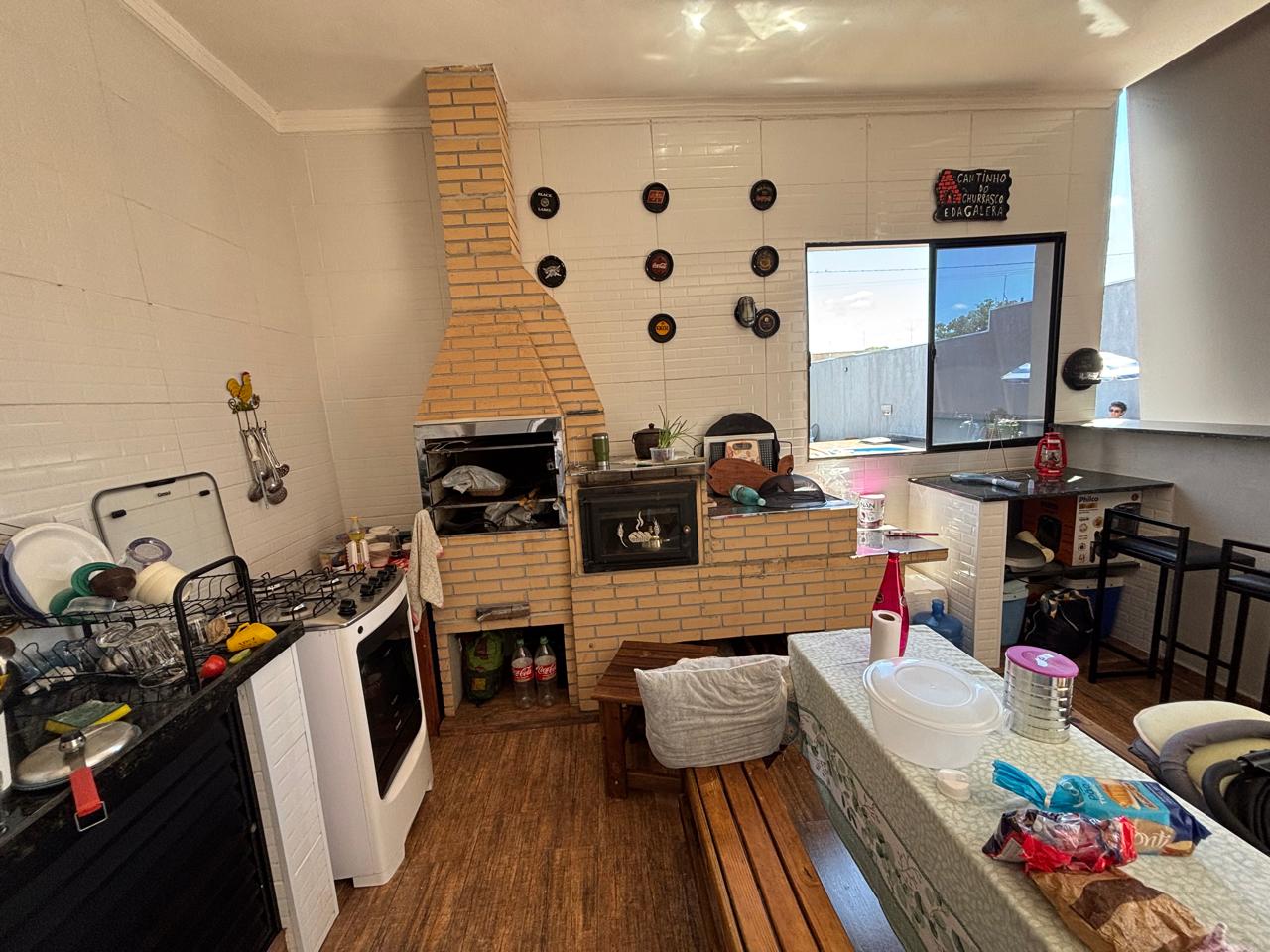 VENDE: CASA 02 DORMITÓRIOS - PISCINA - JARDIM QUEBEC - BRODOWSKI