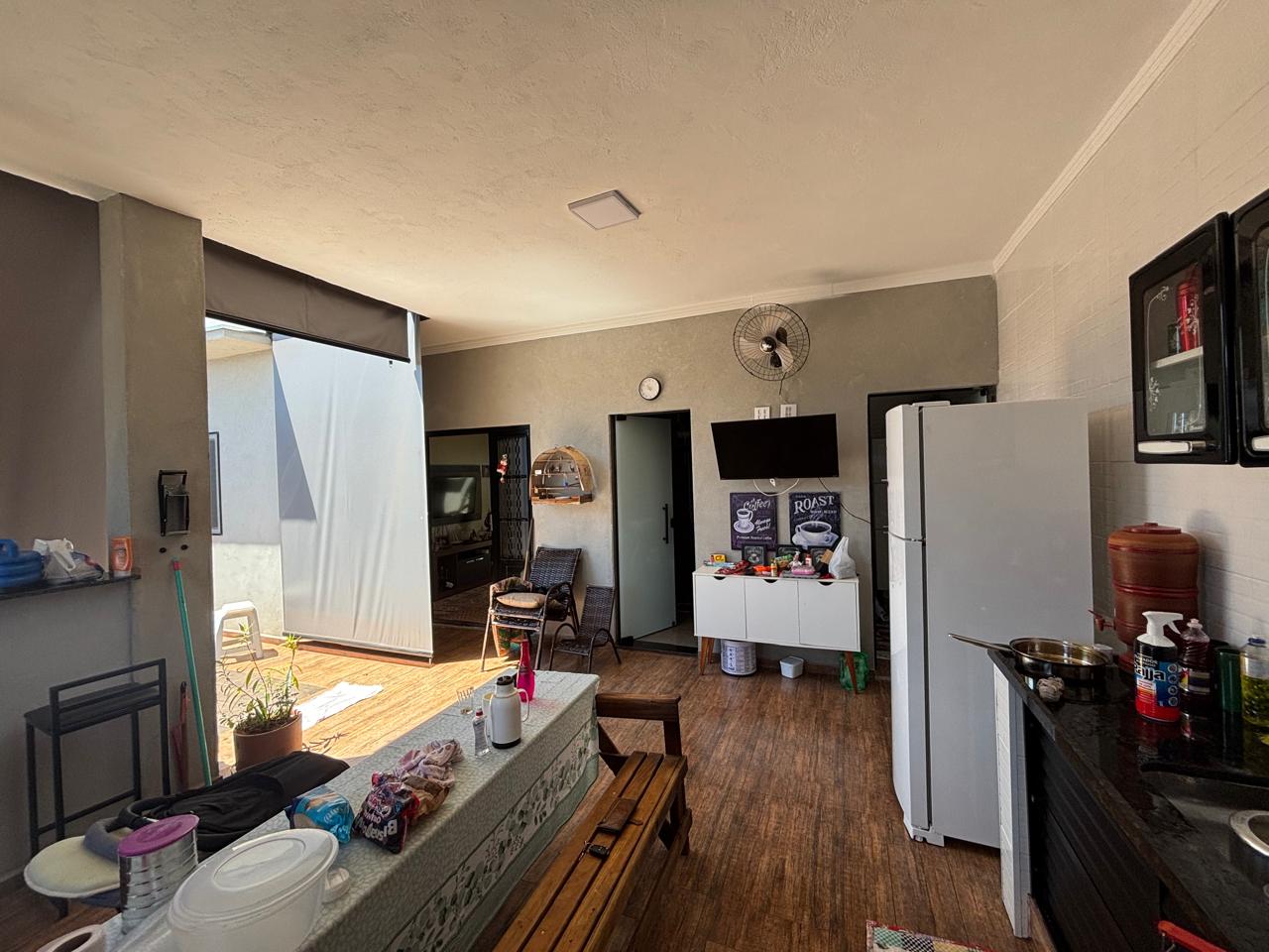 VENDE: CASA 02 DORMITÓRIOS - PISCINA - JARDIM QUEBEC - BRODOWSKI