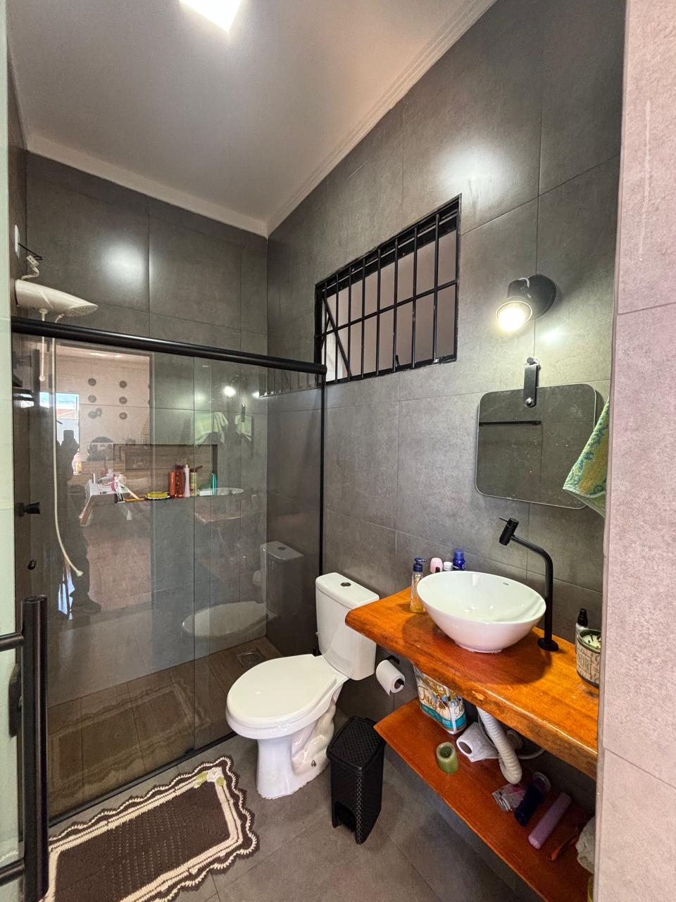VENDE: CASA 02 DORMITÓRIOS - PISCINA - JARDIM QUEBEC - BRODOWSKI