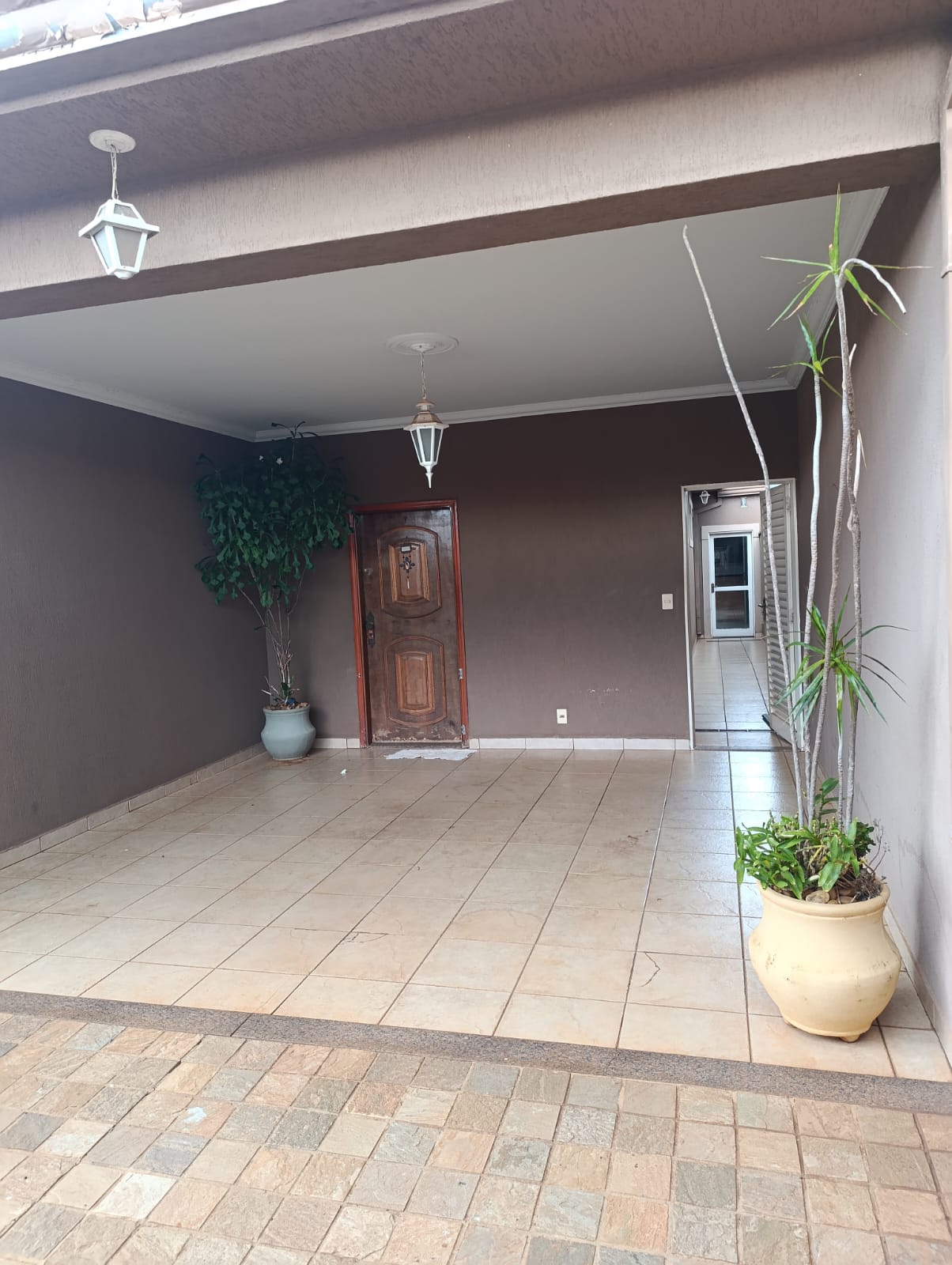VENDE: CASA 03 DORMITÓRIOS - PISCINA - V.N. APARECIDA - BRODOWSKI-SP.