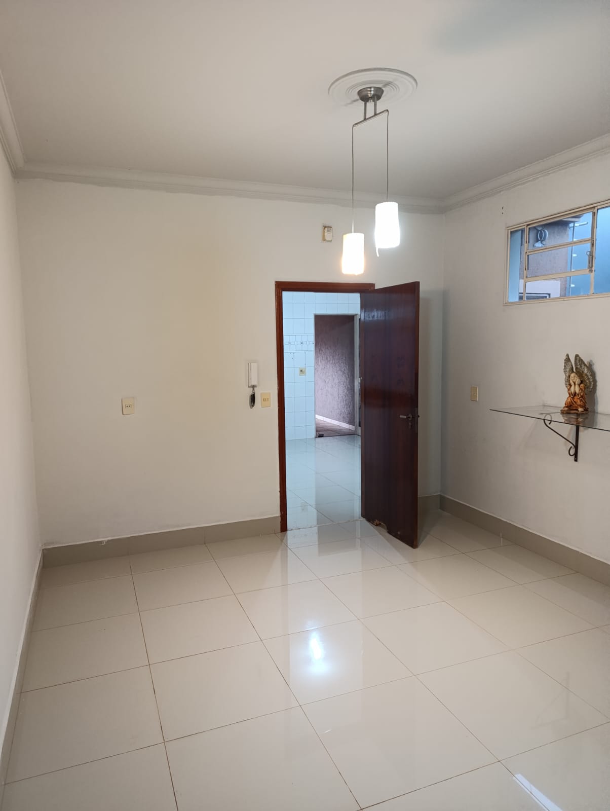 VENDE: CASA 03 DORMITÓRIOS - PISCINA - V.N. APARECIDA - BRODOWSKI-SP.