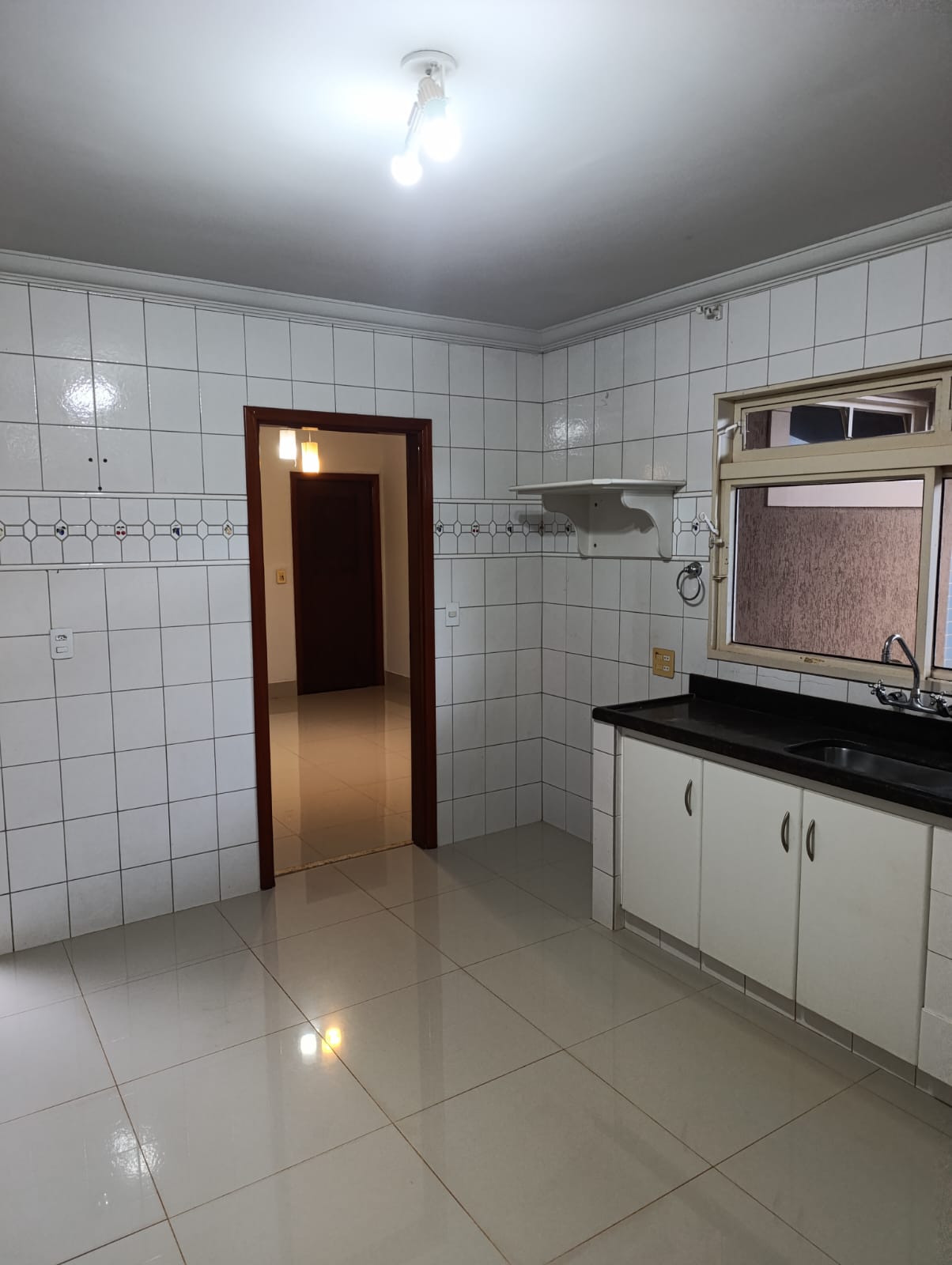 VENDE: CASA 03 DORMITÓRIOS - PISCINA - V.N. APARECIDA - BRODOWSKI-SP.