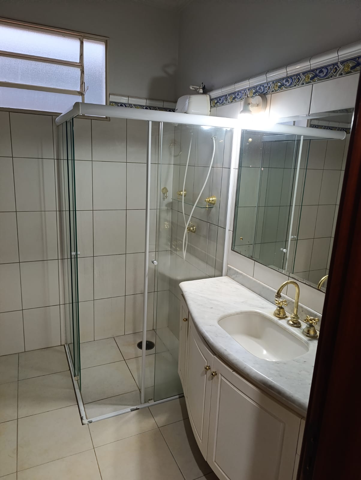 VENDE: CASA 03 DORMITÓRIOS - PISCINA - V.N. APARECIDA - BRODOWSKI-SP.