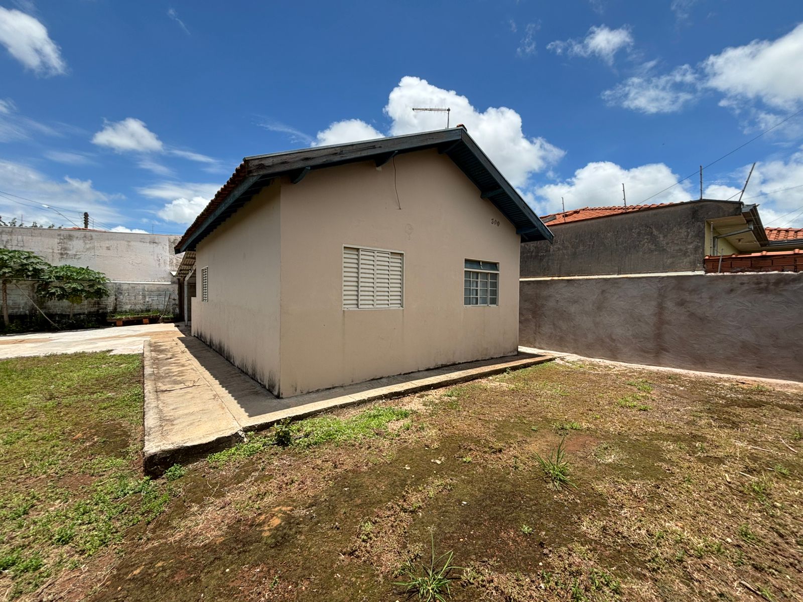 VENDE: CASA 02 DORMITÓRIOS - RESIDENCIAL LUIZA GIRARDI - EM BRODOWSKI-SP