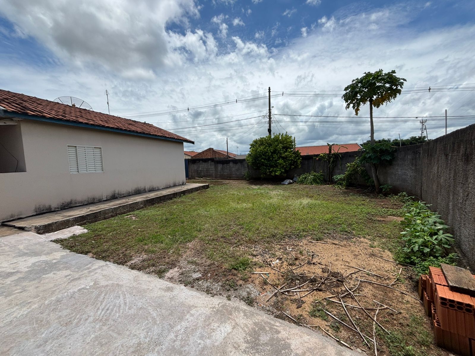 VENDE: CASA 02 DORMITÓRIOS - RESIDENCIAL LUIZA GIRARDI - EM BRODOWSKI-SP