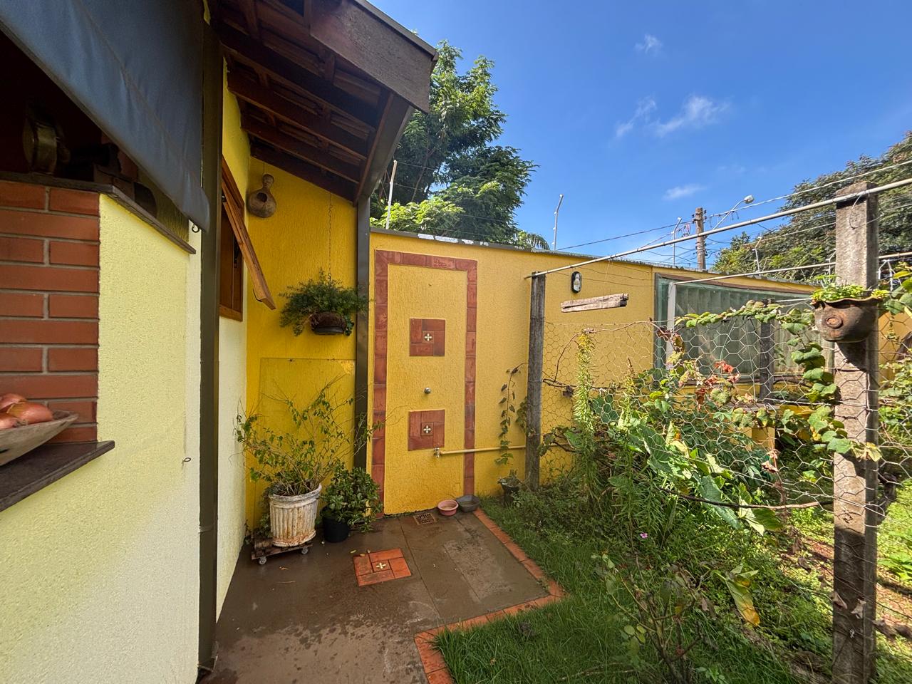 VENDE: LINDA RESIDENCIA COM 03 DORMITÓRIOS - JARDIM MARIA IMACUALADA II EM BRODOWSKI-SP