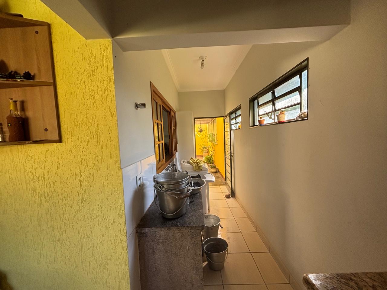 VENDE: LINDA RESIDENCIA COM 03 DORMITÓRIOS - JARDIM MARIA IMACUALADA II EM BRODOWSKI-SP