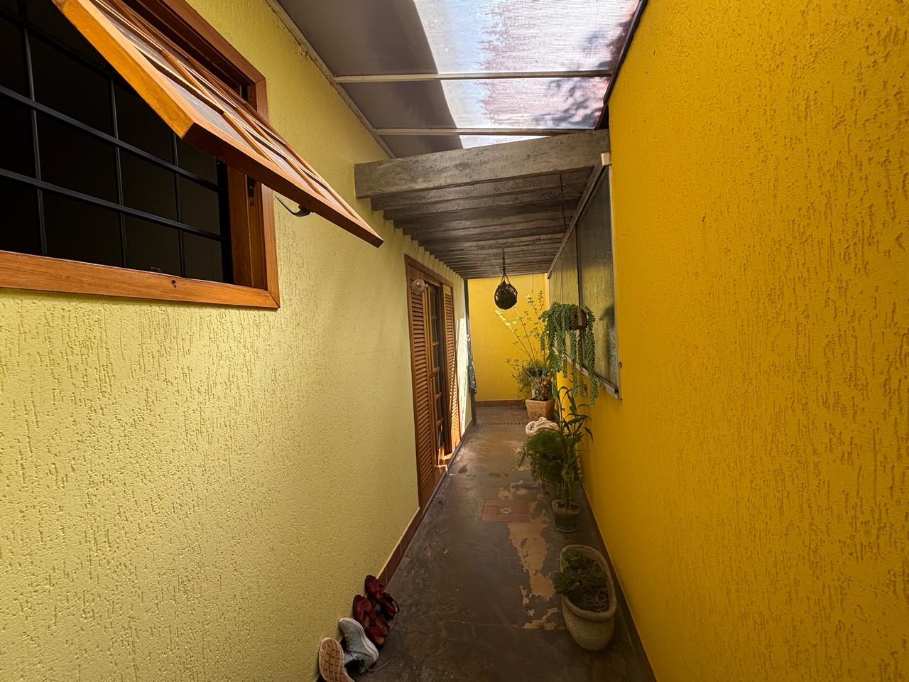 VENDE: LINDA RESIDENCIA COM 03 DORMITÓRIOS - JARDIM MARIA IMACUALADA II EM BRODOWSKI-SP