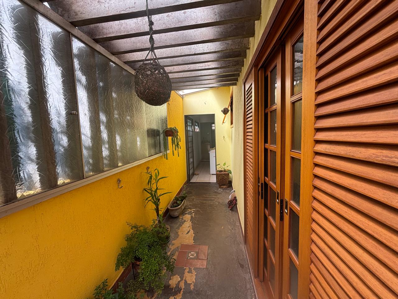 VENDE: LINDA RESIDENCIA COM 03 DORMITÓRIOS - JARDIM MARIA IMACUALADA II EM BRODOWSKI-SP