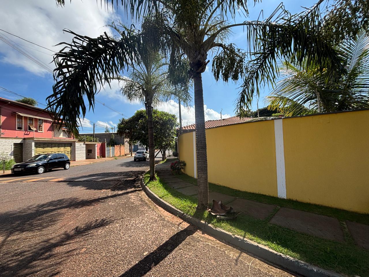 VENDE: LINDA RESIDENCIA COM 03 DORMITÓRIOS - JARDIM MARIA IMACUALADA II EM BRODOWSKI-SP