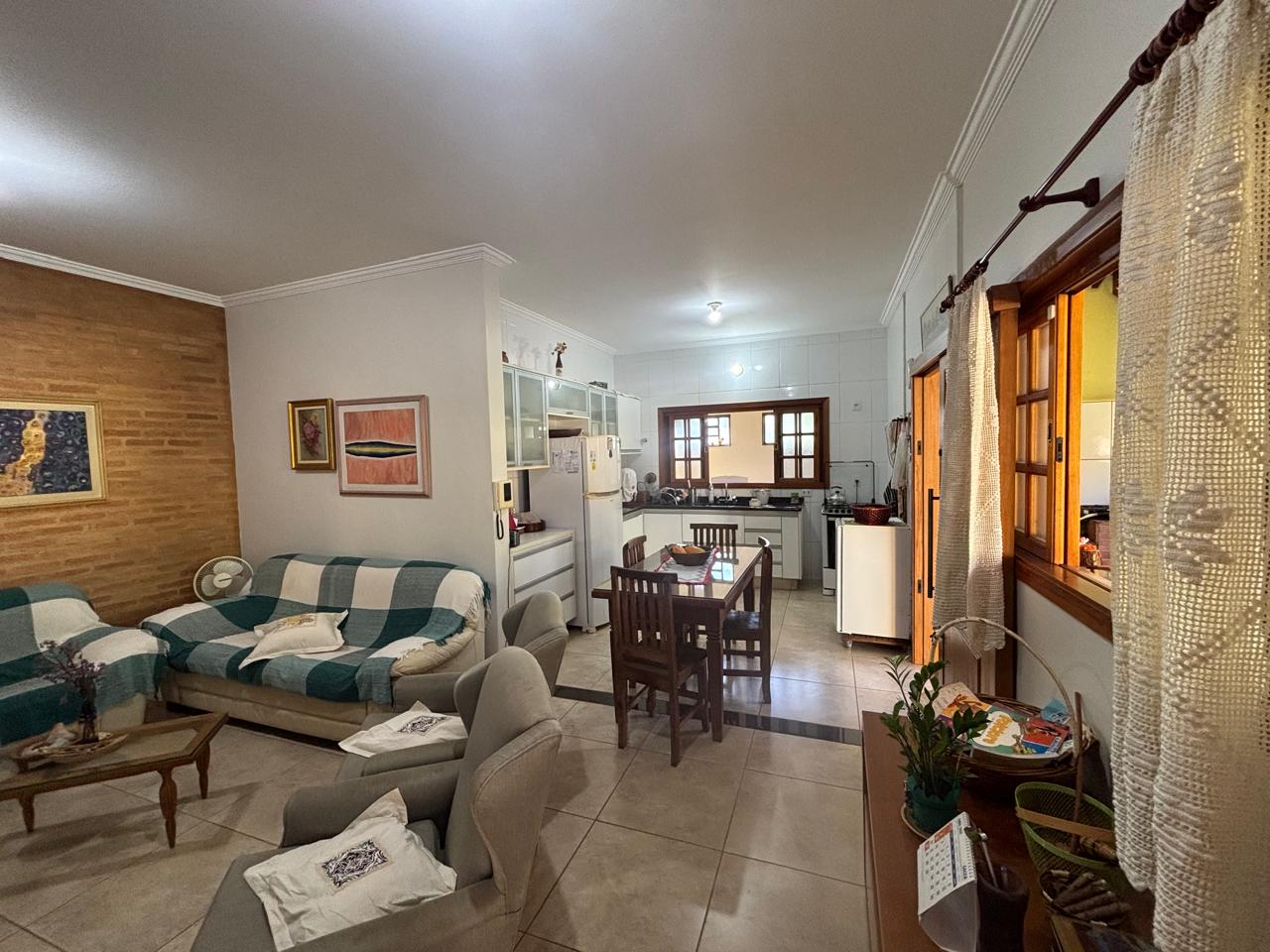 VENDE: LINDA RESIDENCIA COM 03 DORMITÓRIOS - JARDIM MARIA IMACUALADA II EM BRODOWSKI-SP