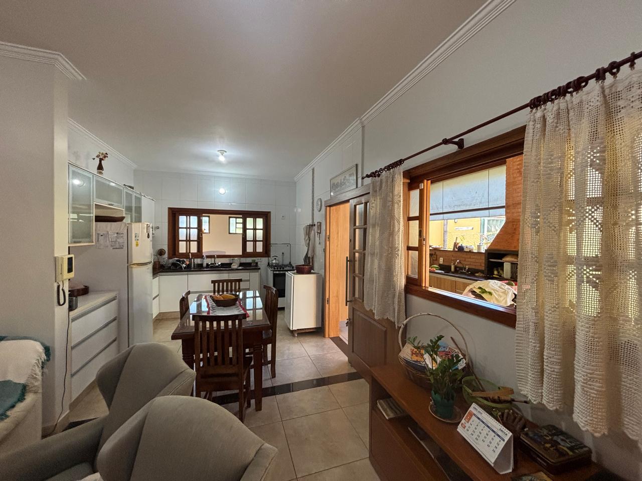 VENDE: LINDA RESIDENCIA COM 03 DORMITÓRIOS - JARDIM MARIA IMACUALADA II EM BRODOWSKI-SP