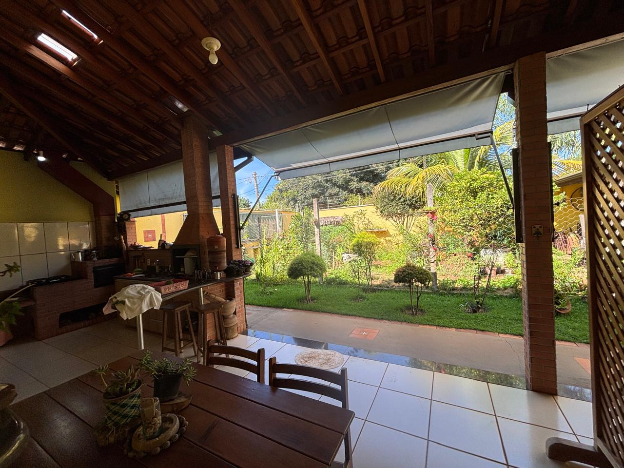 VENDE: LINDA RESIDENCIA COM 03 DORMITÓRIOS - JARDIM MARIA IMACUALADA II EM BRODOWSKI-SP