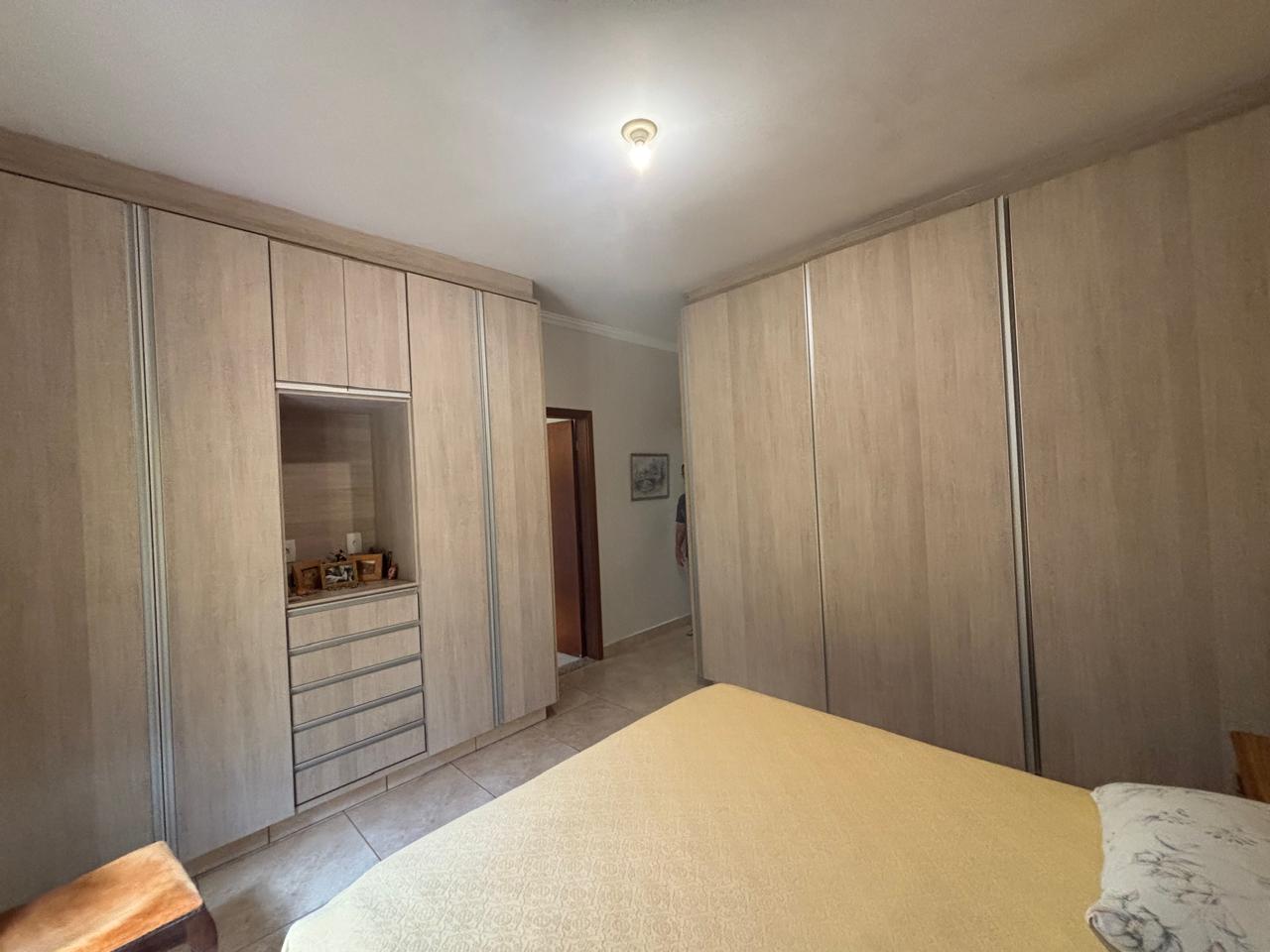 VENDE: LINDA RESIDENCIA COM 03 DORMITÓRIOS - JARDIM MARIA IMACUALADA II EM BRODOWSKI-SP