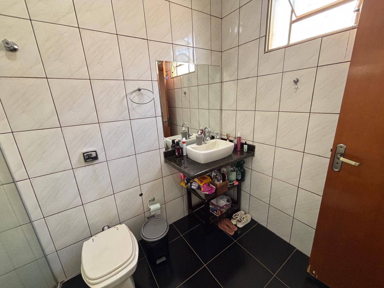 VENDE: LINDA RESIDENCIA COM 03 DORMITÓRIOS - JARDIM SABINO EM BRODOWSKI-SP
