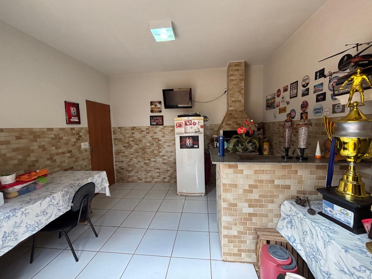 VENDE: LINDA RESIDENCIA COM 03 DORMITÓRIOS - JARDIM SABINO EM BRODOWSKI-SP