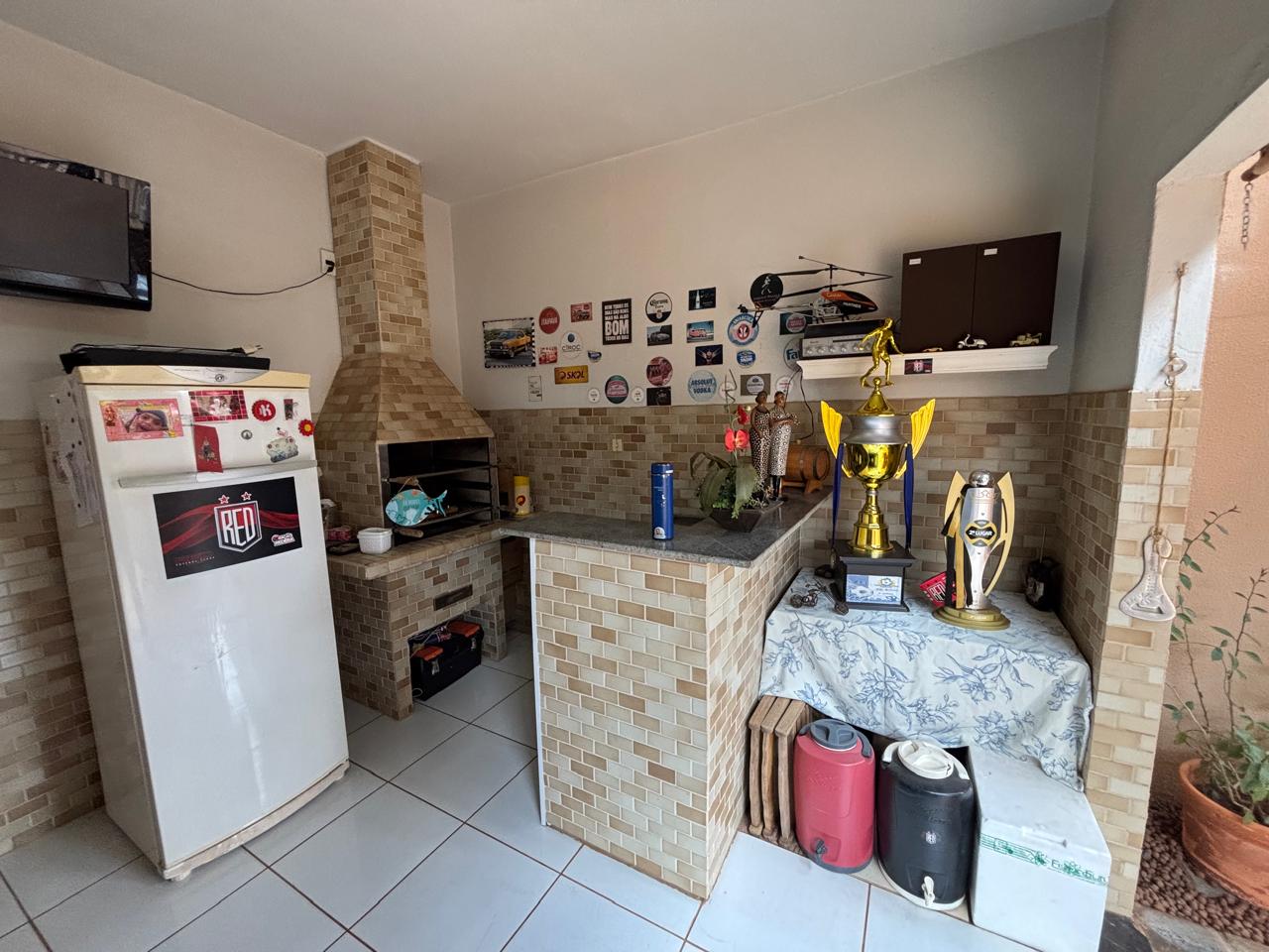 VENDE: LINDA RESIDENCIA COM 03 DORMITÓRIOS - JARDIM SABINO EM BRODOWSKI-SP