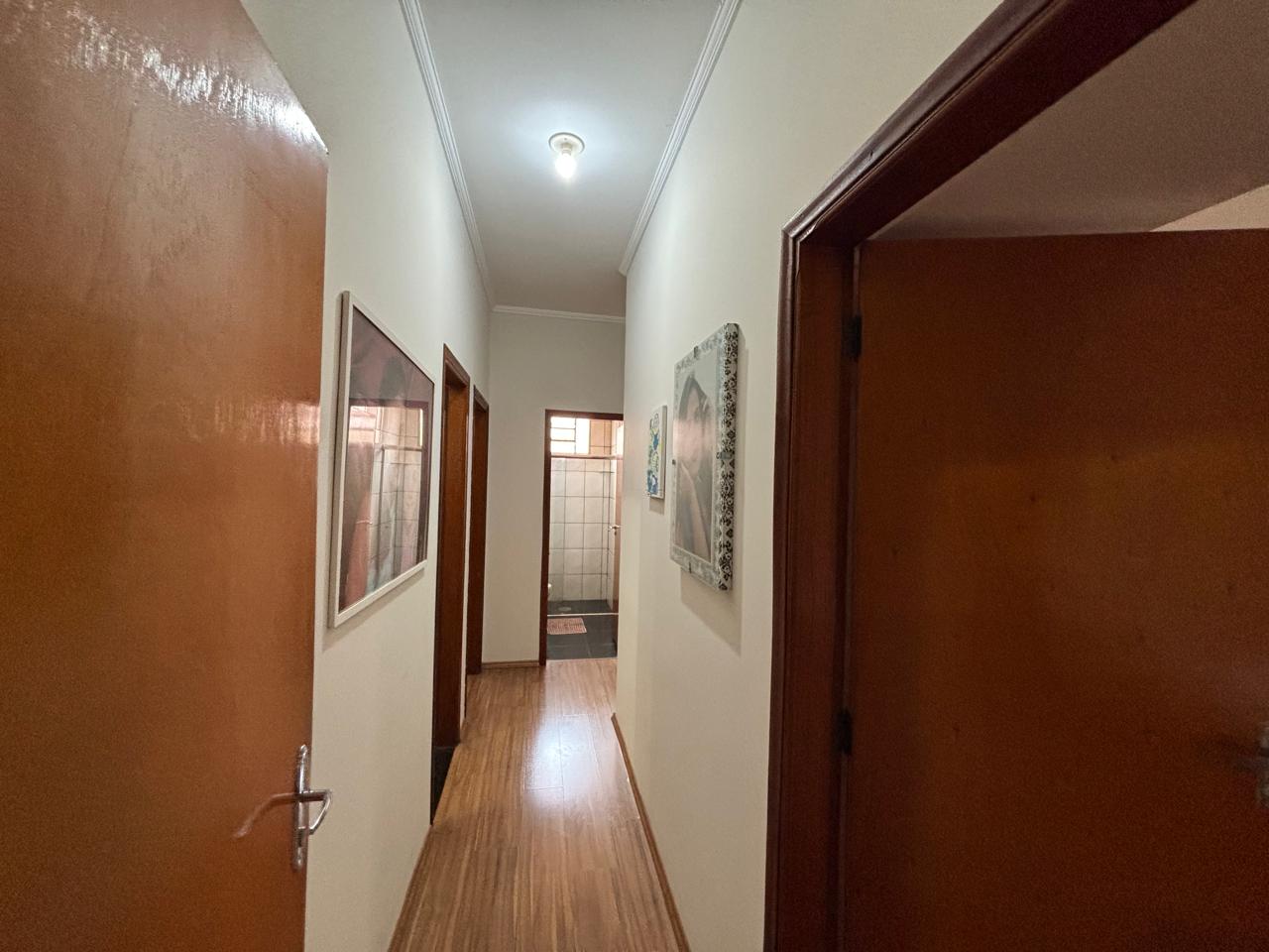 VENDE: LINDA RESIDENCIA COM 03 DORMITÓRIOS - JARDIM SABINO EM BRODOWSKI-SP
