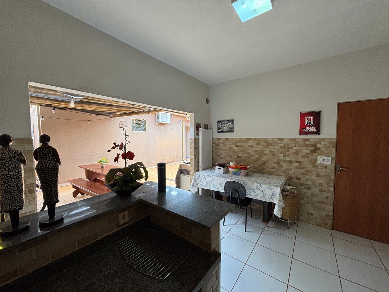 VENDE: LINDA RESIDENCIA COM 03 DORMITÓRIOS - JARDIM SABINO EM BRODOWSKI-SP