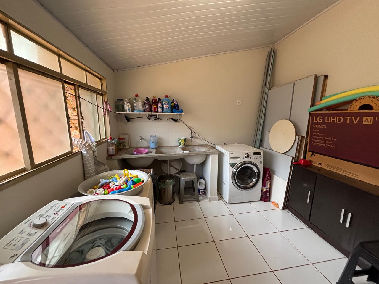 VENDE: LINDA RESIDENCIA COM 03 DORMITÓRIOS - JARDIM SABINO EM BRODOWSKI-SP