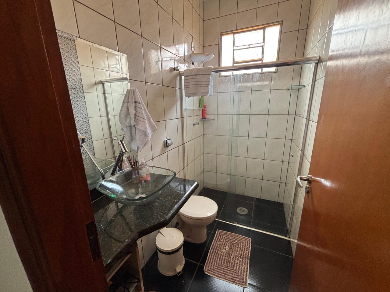 VENDE: LINDA RESIDENCIA COM 03 DORMITÓRIOS - JARDIM SABINO EM BRODOWSKI-SP