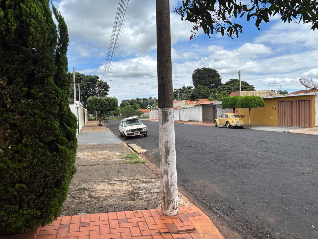 VENDE: LINDA RESIDENCIA COM 03 DORMITÓRIOS - JARDIM SABINO EM BRODOWSKI-SP
