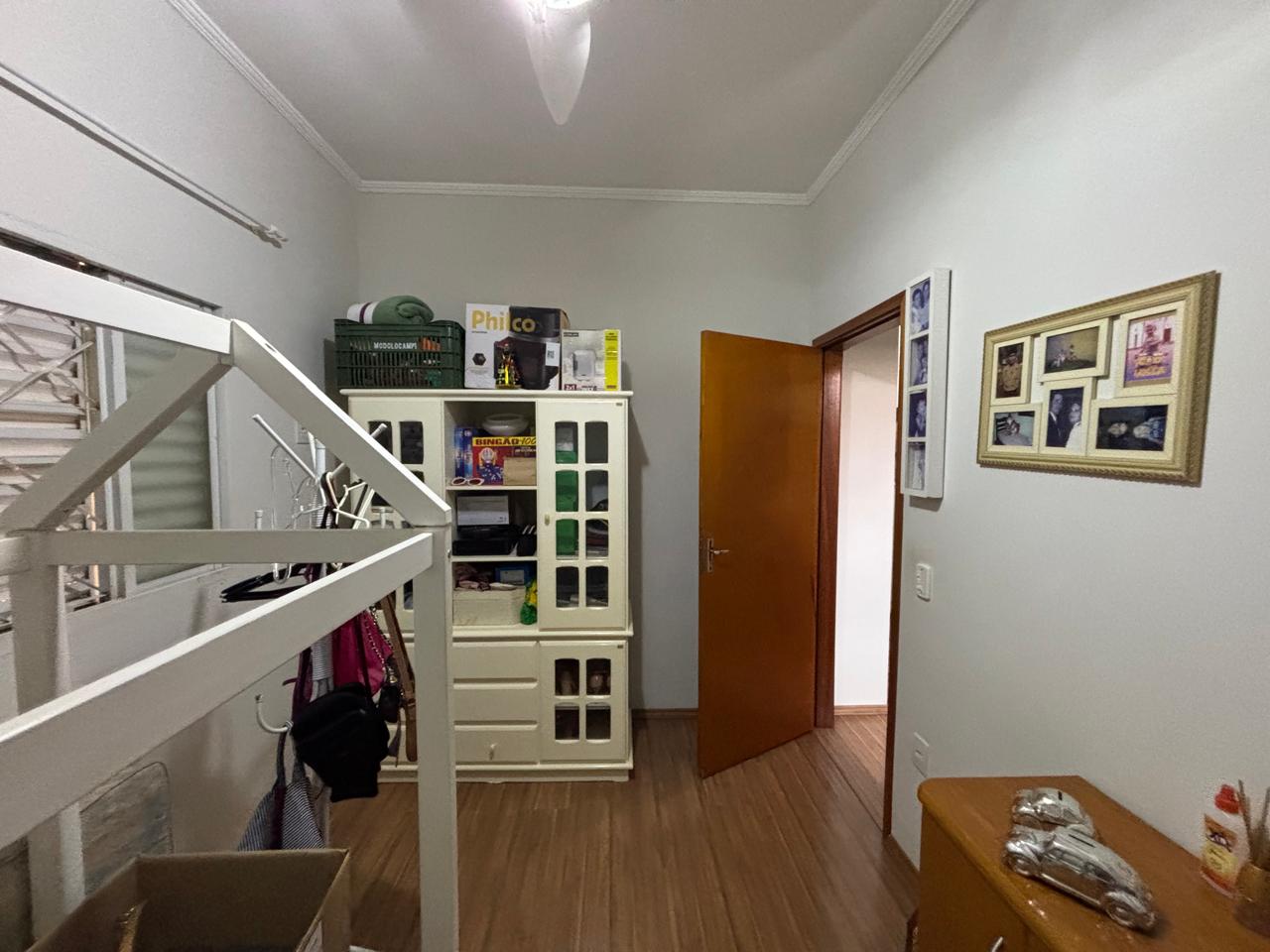 VENDE: LINDA RESIDENCIA COM 03 DORMITÓRIOS - JARDIM SABINO EM BRODOWSKI-SP