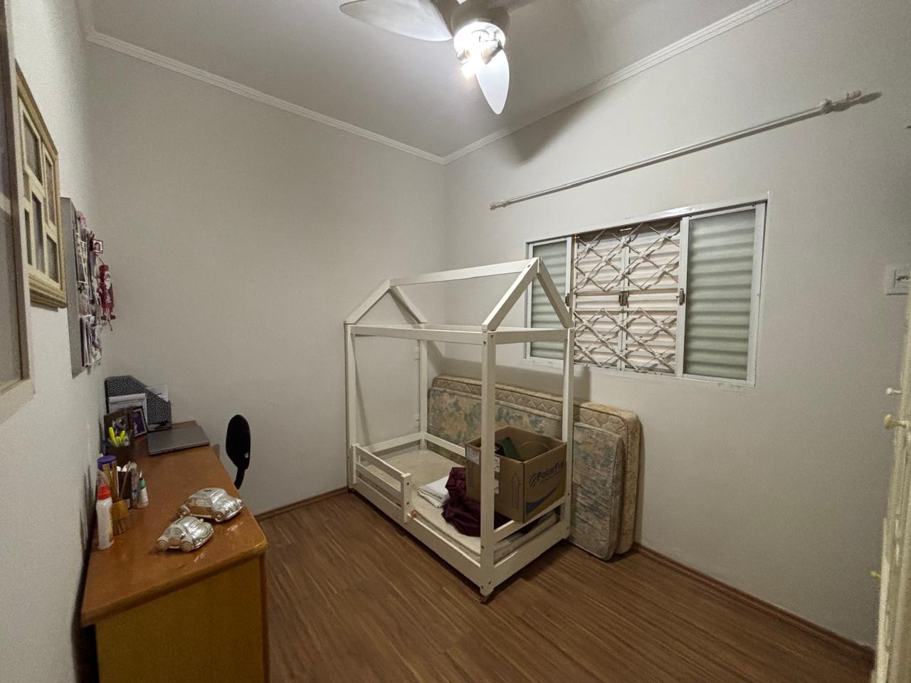 VENDE: LINDA RESIDENCIA COM 03 DORMITÓRIOS - JARDIM SABINO EM BRODOWSKI-SP