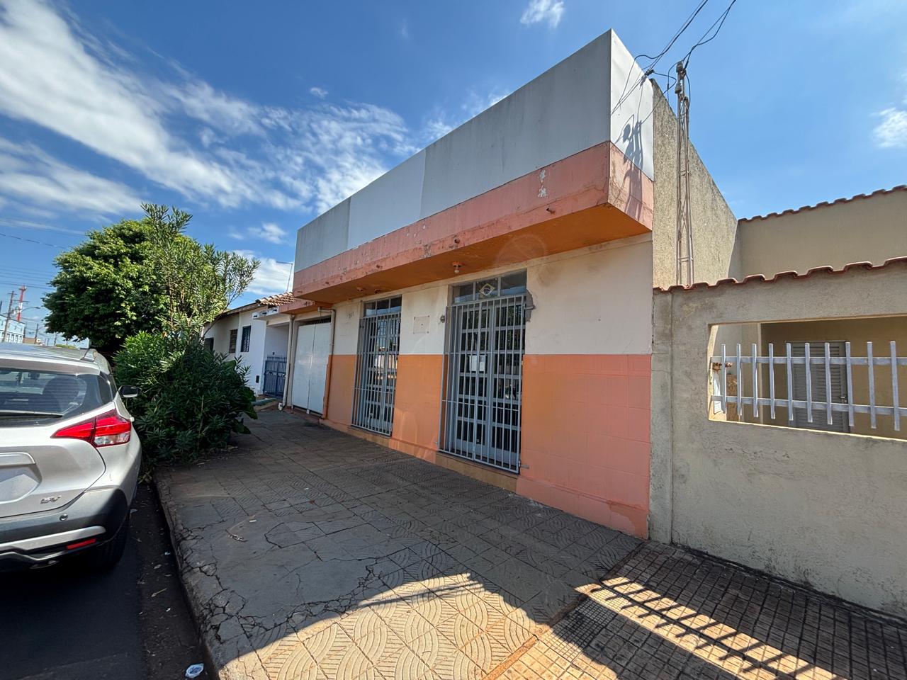 VENDE: SALÃO COMERCIAL - AV CHAMPAGNAT - CENTRO EM BRODOWSKI-SP.