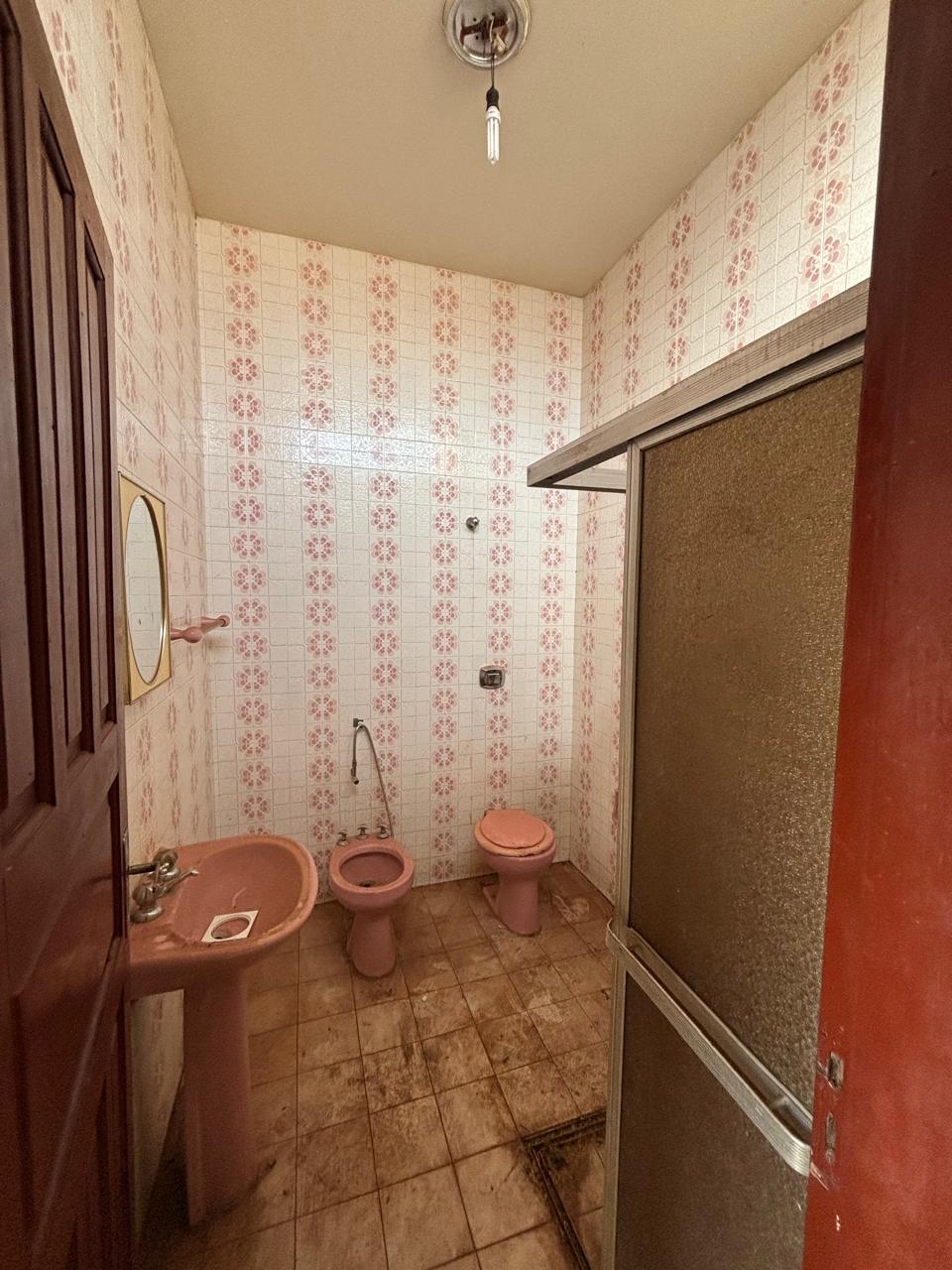 VENDE: SALÃO COMERCIAL - AV CHAMPAGNAT - CENTRO EM BRODOWSKI-SP.