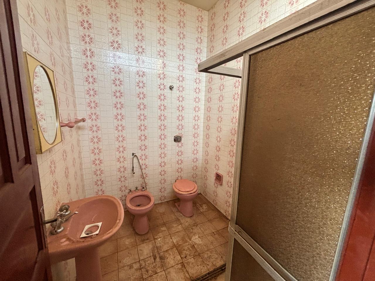 VENDE: SALÃO COMERCIAL - AV CHAMPAGNAT - CENTRO EM BRODOWSKI-SP.