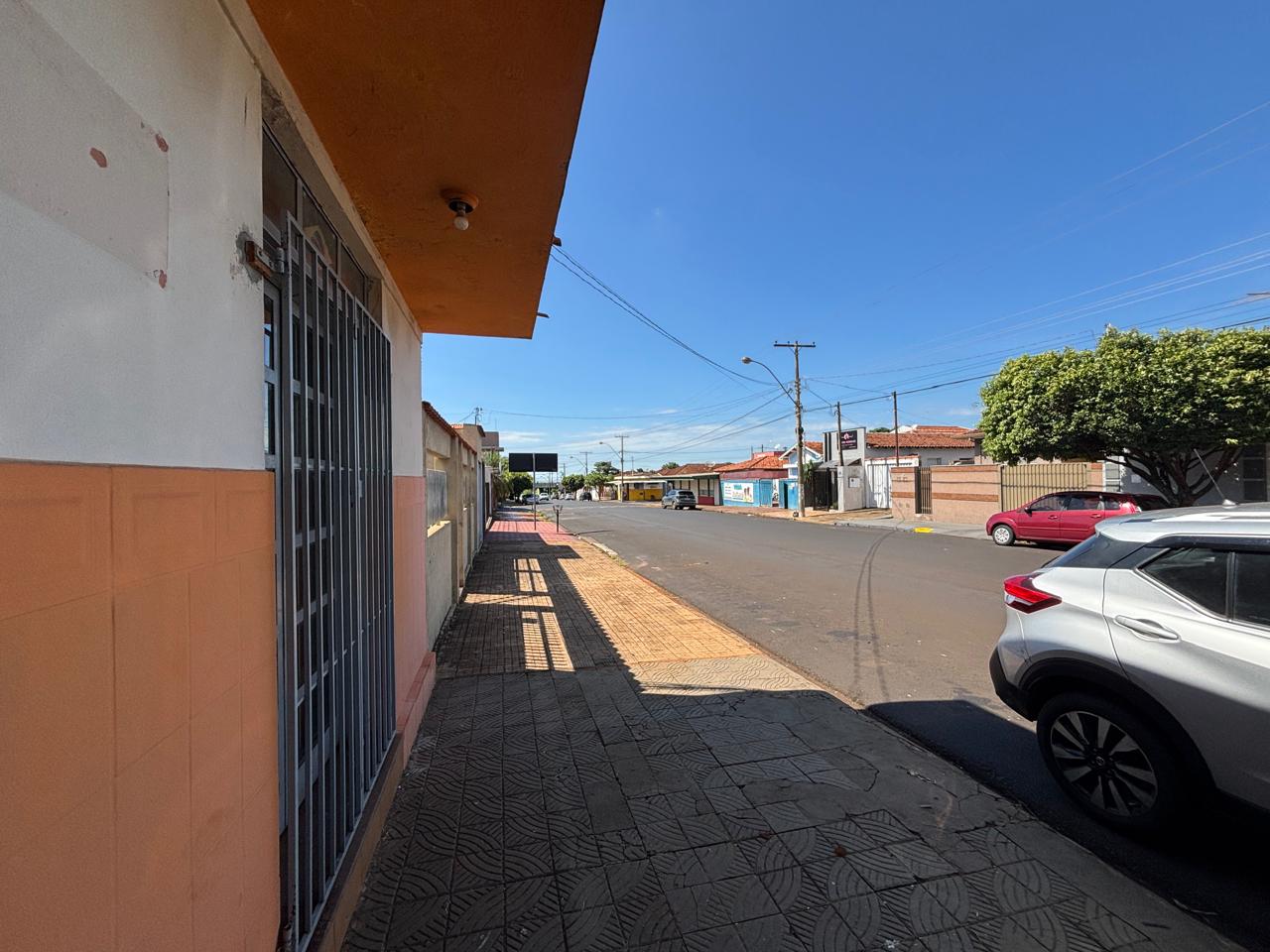 VENDE: SALÃO COMERCIAL - AV CHAMPAGNAT - CENTRO EM BRODOWSKI-SP.