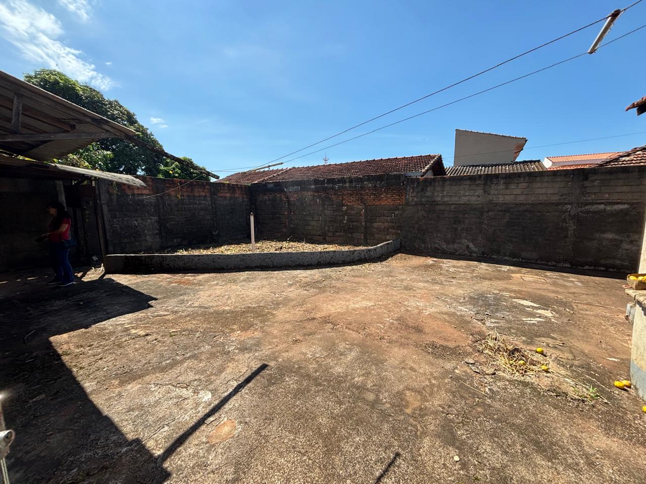 VENDE: CASA NA AV. CHAMPAGNAT - CENTRO DE BRODOWSKI-SP: