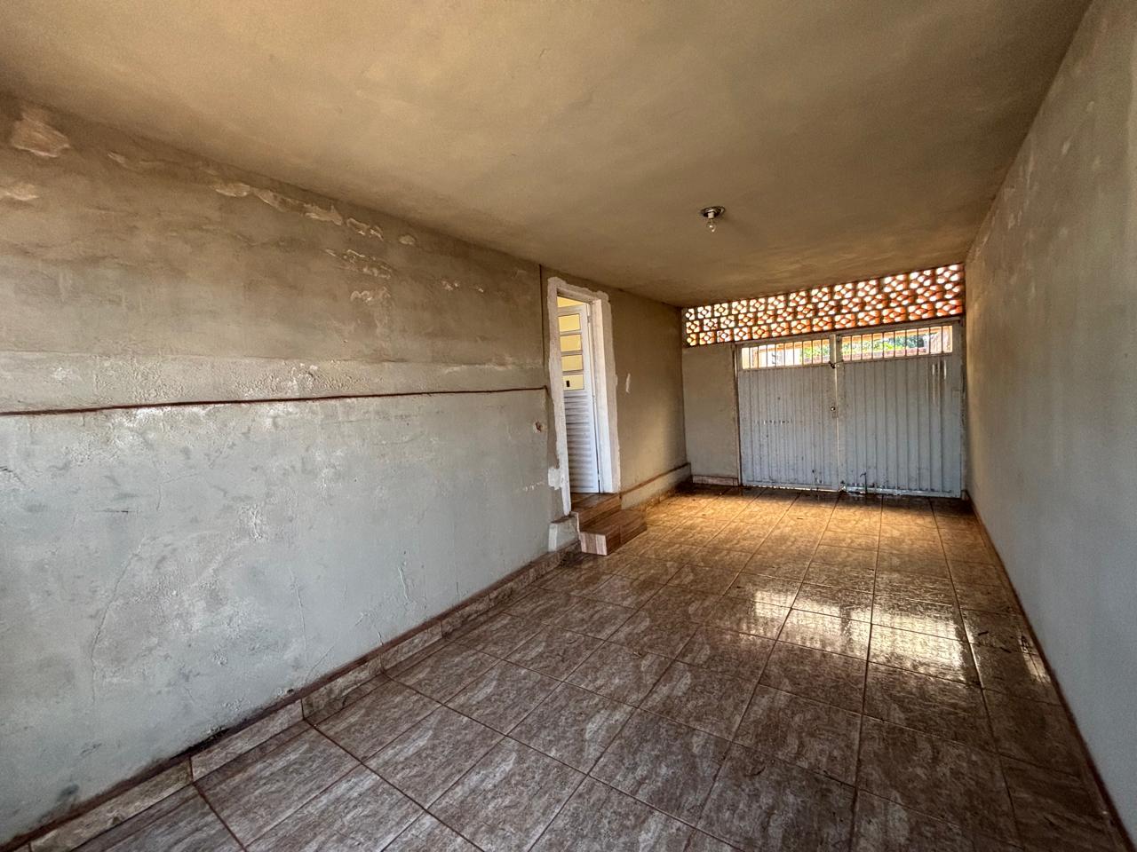 VENDE: CASA NA AV. CHAMPAGNAT - CENTRO DE BRODOWSKI-SP: