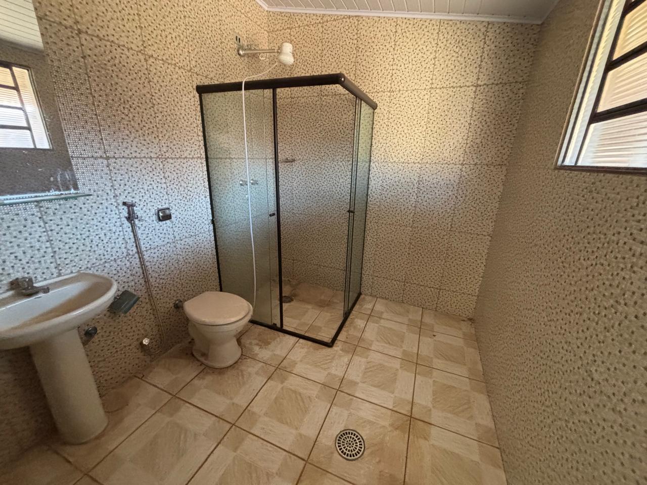 VENDE: CASA NA AV. CHAMPAGNAT - CENTRO DE BRODOWSKI-SP:
