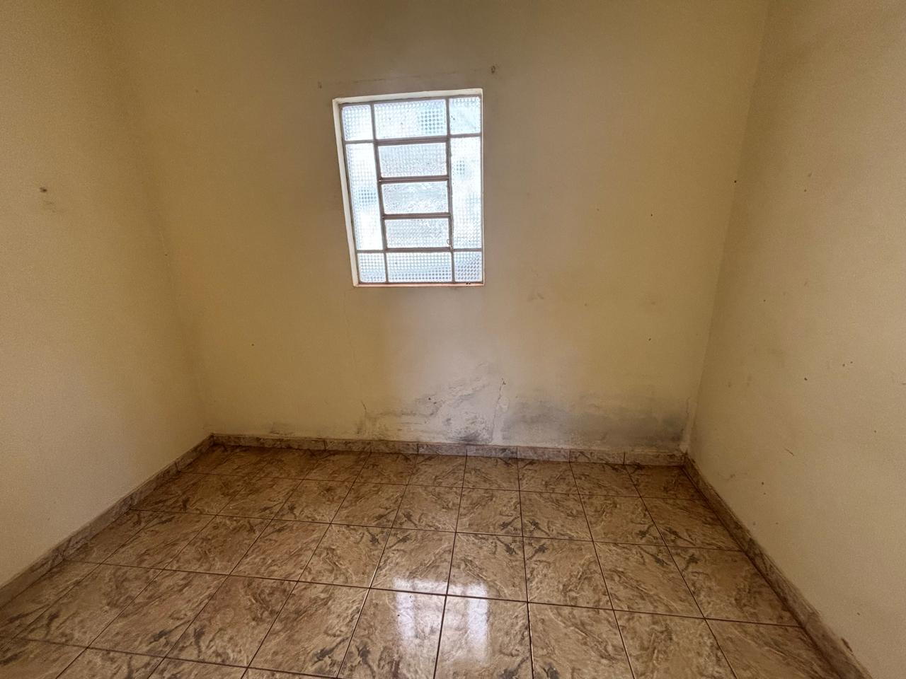 VENDE: CASA NA AV. CHAMPAGNAT - CENTRO DE BRODOWSKI-SP: