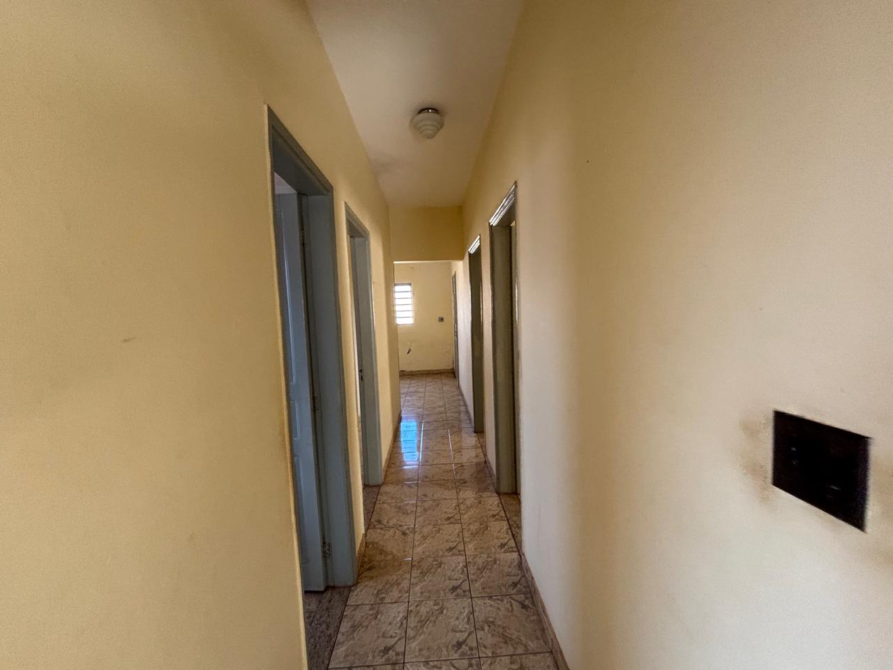 VENDE: CASA NA AV. CHAMPAGNAT - CENTRO DE BRODOWSKI-SP: