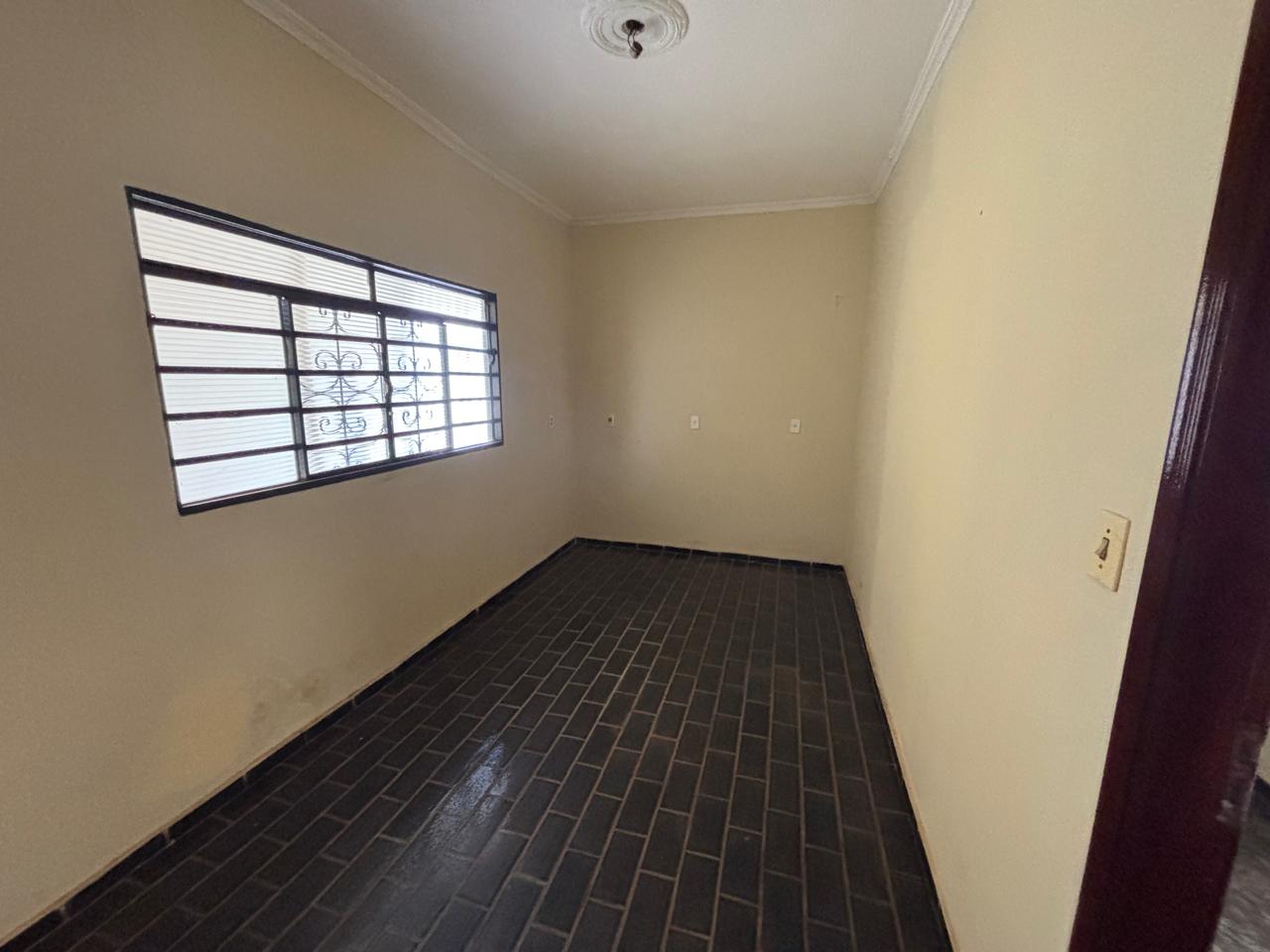 VENDE: CASA =' DORMITÓRIOS - VILA NOSSA SENHORA DAS GRAÇAS - BRODOWSKI-SP