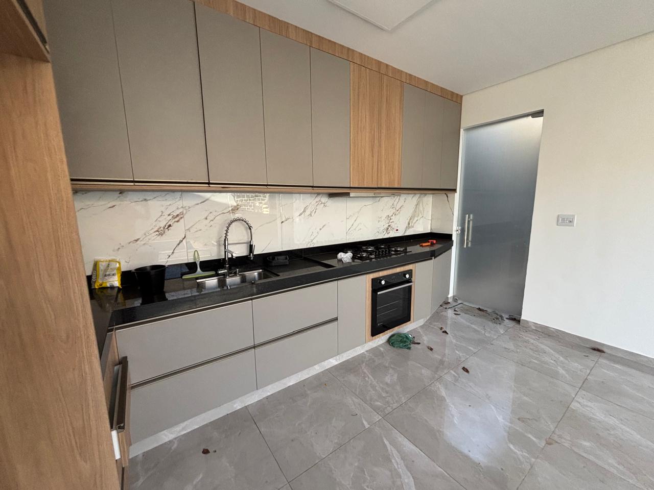 VENDE: CASA 03 DORMITÓRIOS COM PISCINA - CONDOMÍNIO VERONA - BRODOWSKI/SP: