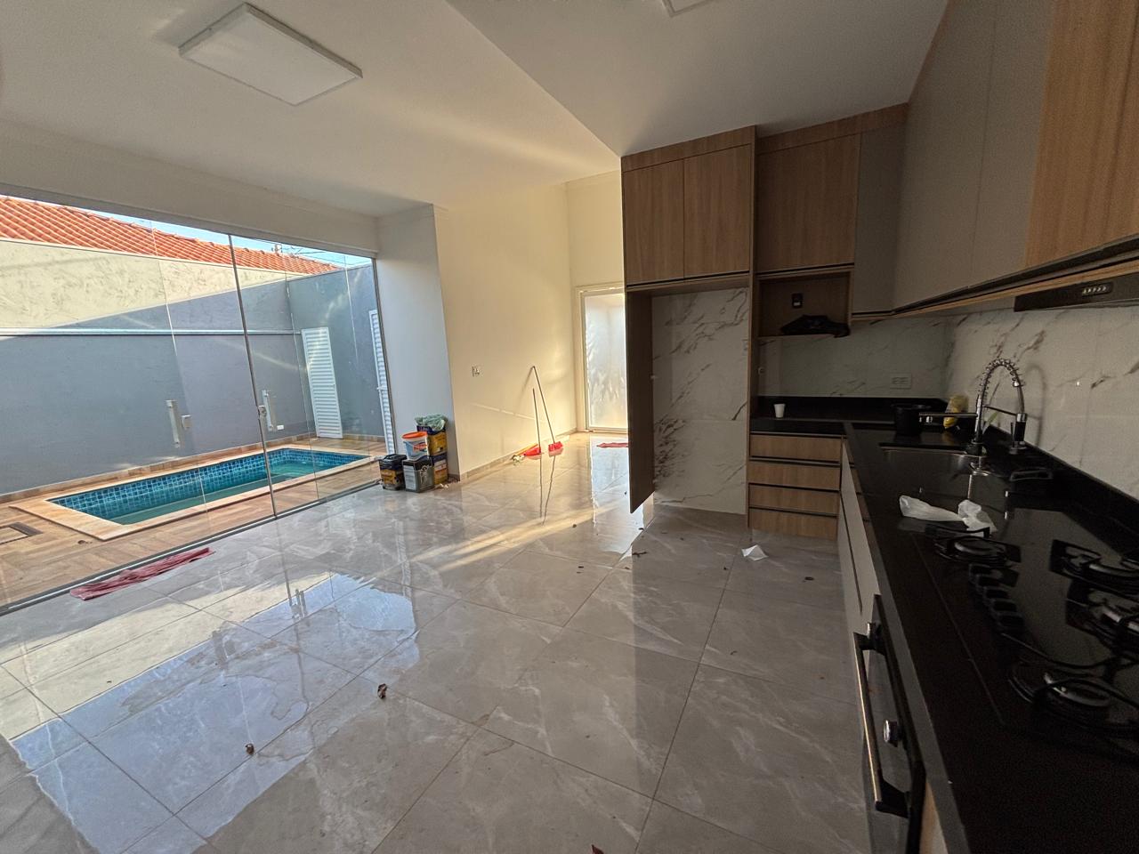 VENDE: CASA 03 DORMITÓRIOS COM PISCINA - CONDOMÍNIO VERONA - BRODOWSKI/SP: