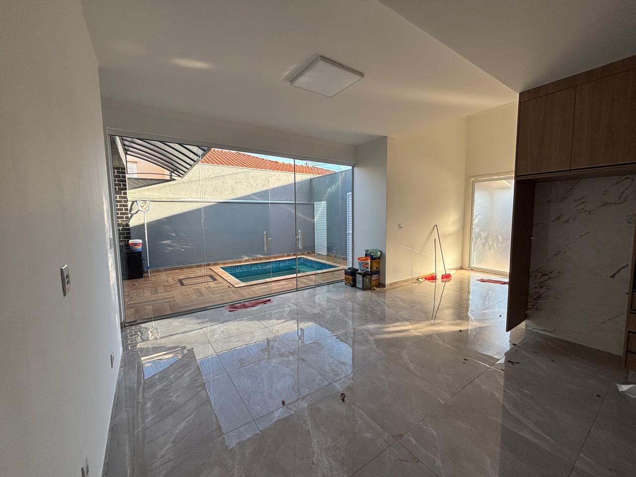 VENDE: CASA 03 DORMITÓRIOS COM PISCINA - CONDOMÍNIO VERONA - BRODOWSKI/SP: