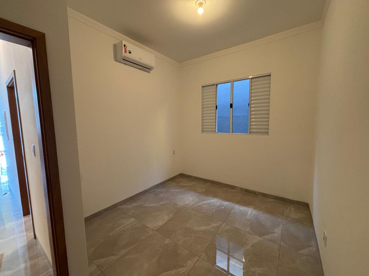 VENDE: CASA 03 DORMITÓRIOS COM PISCINA - CONDOMÍNIO VERONA - BRODOWSKI/SP: