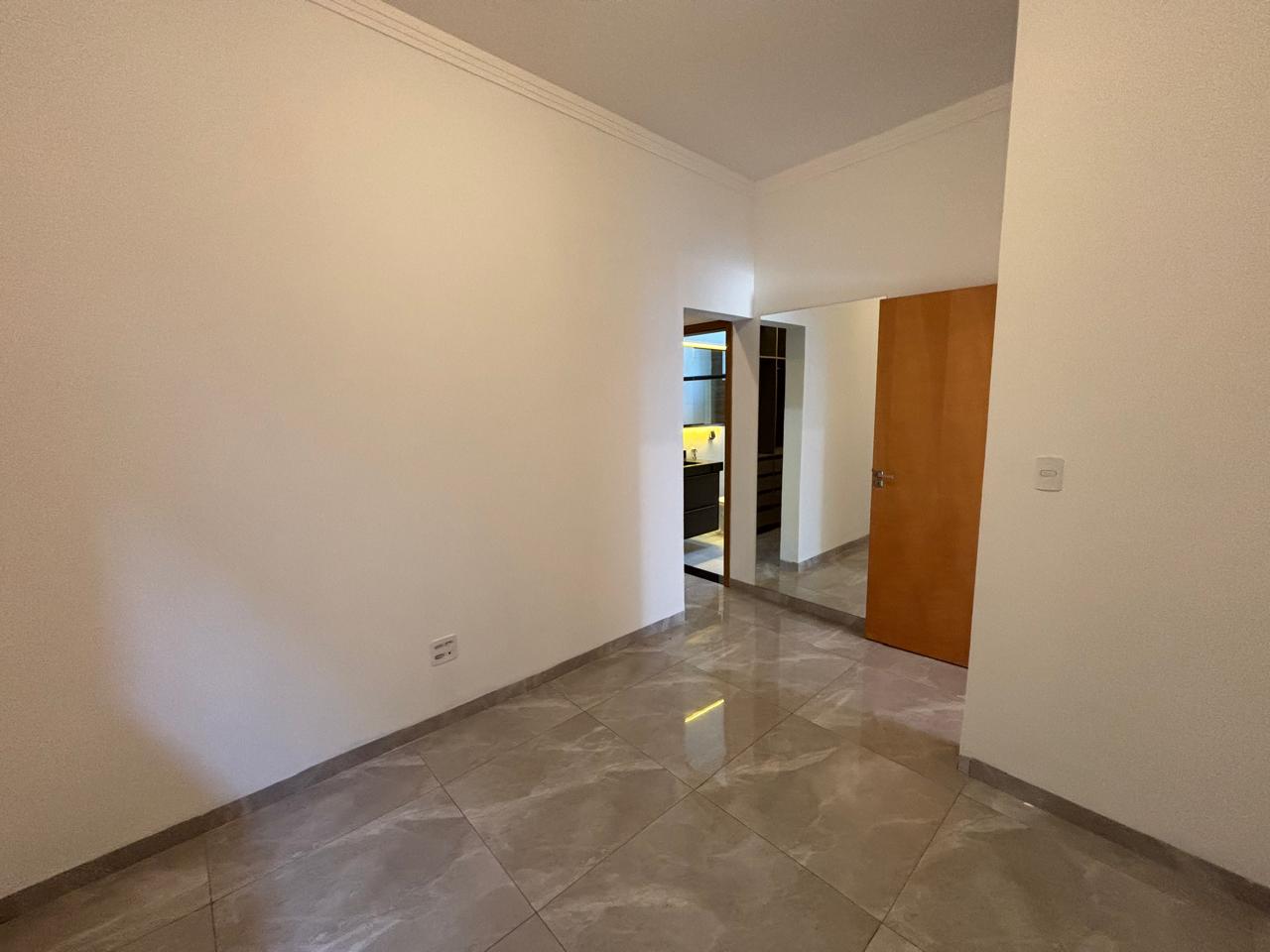 VENDE: CASA 03 DORMITÓRIOS COM PISCINA - CONDOMÍNIO VERONA - BRODOWSKI/SP: