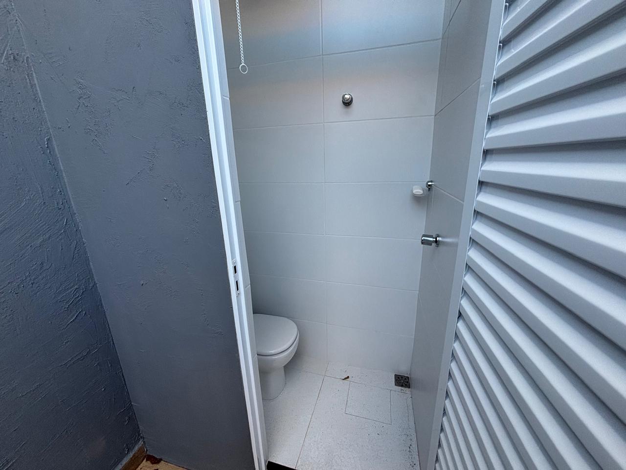 VENDE: CASA 03 DORMITÓRIOS COM PISCINA - CONDOMÍNIO VERONA - BRODOWSKI/SP: