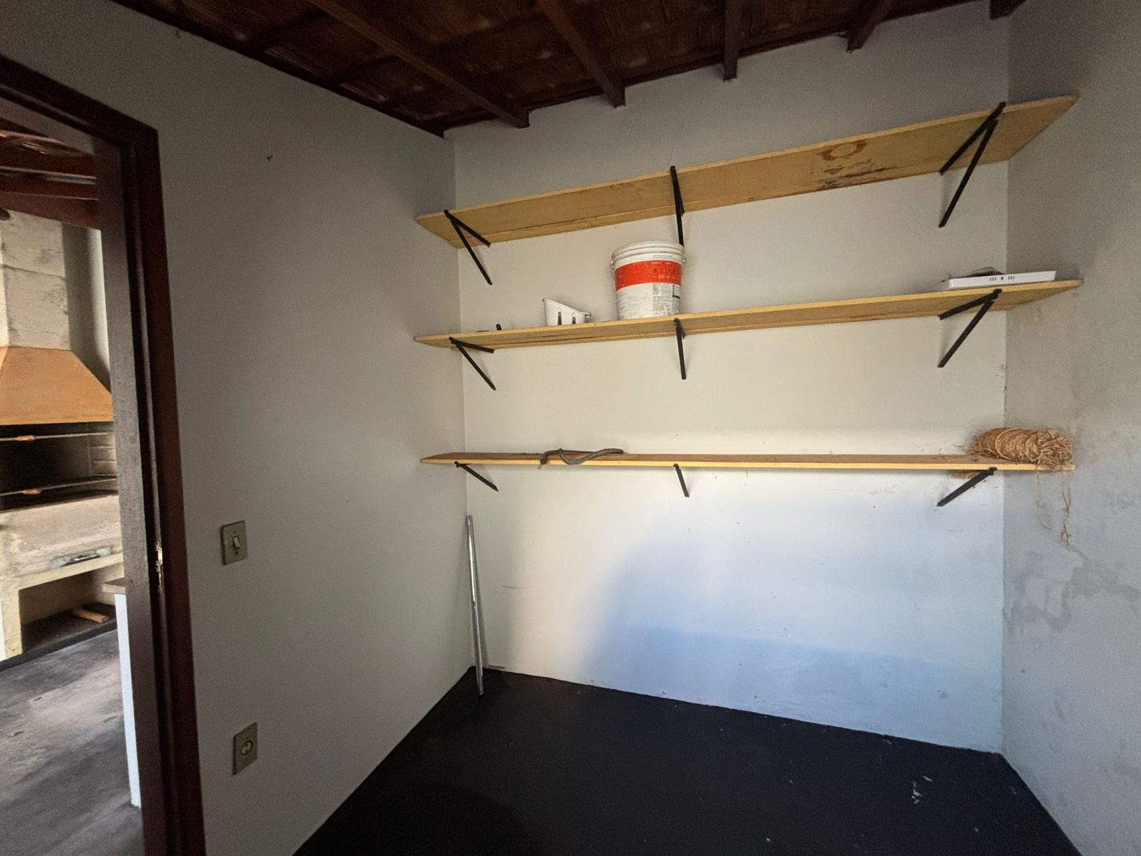 VENDE: CASA COM 03 DORMITÓRIOS - EDICULA - NO CENTRO - BRODOWSKI-SP.