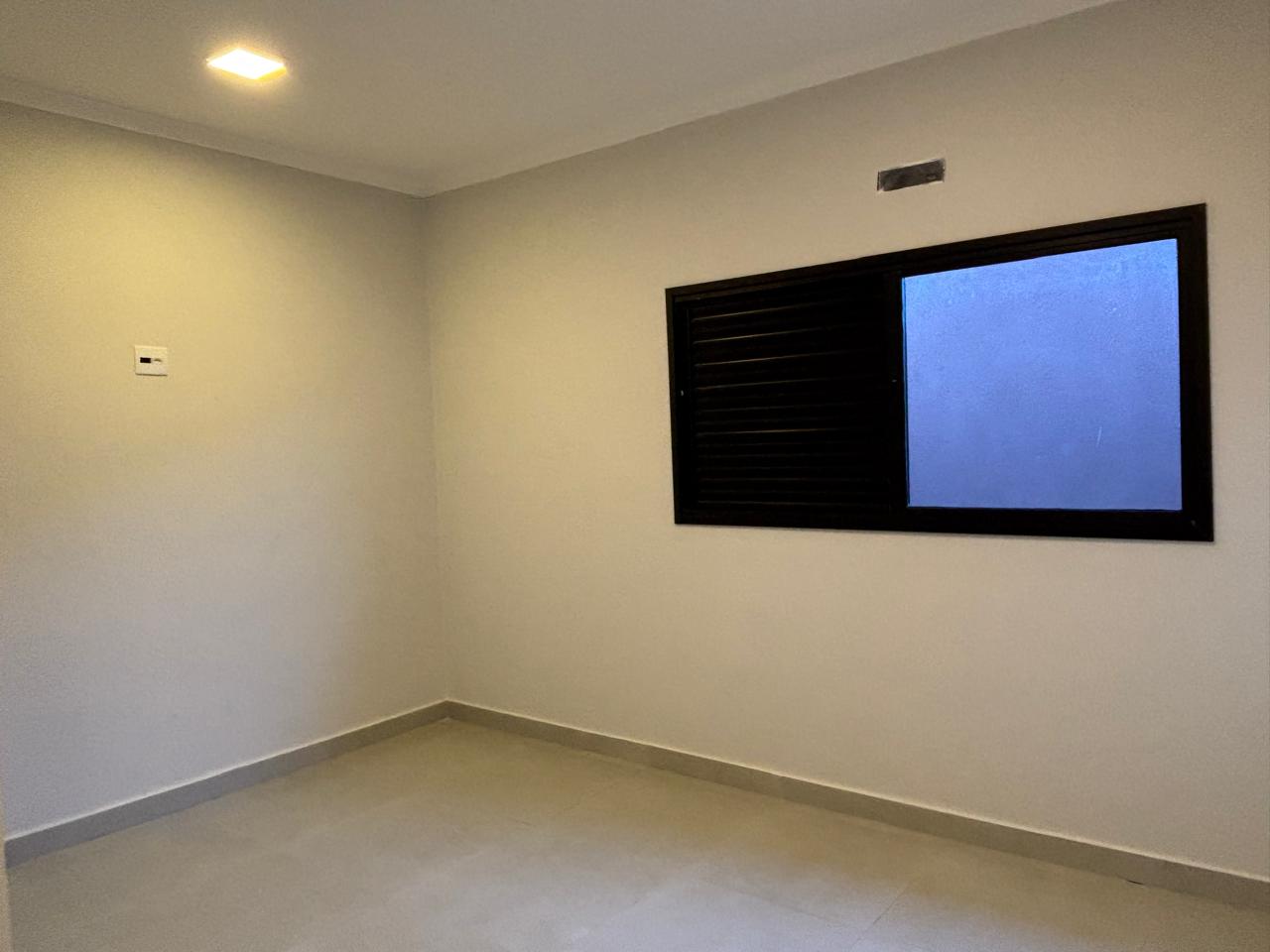 VENDE: CASA 3 DORMITÓRIOS - CONDOMÍNIO VERONA EM BRODOWSKI-SP. ( BRODOSQUI)
