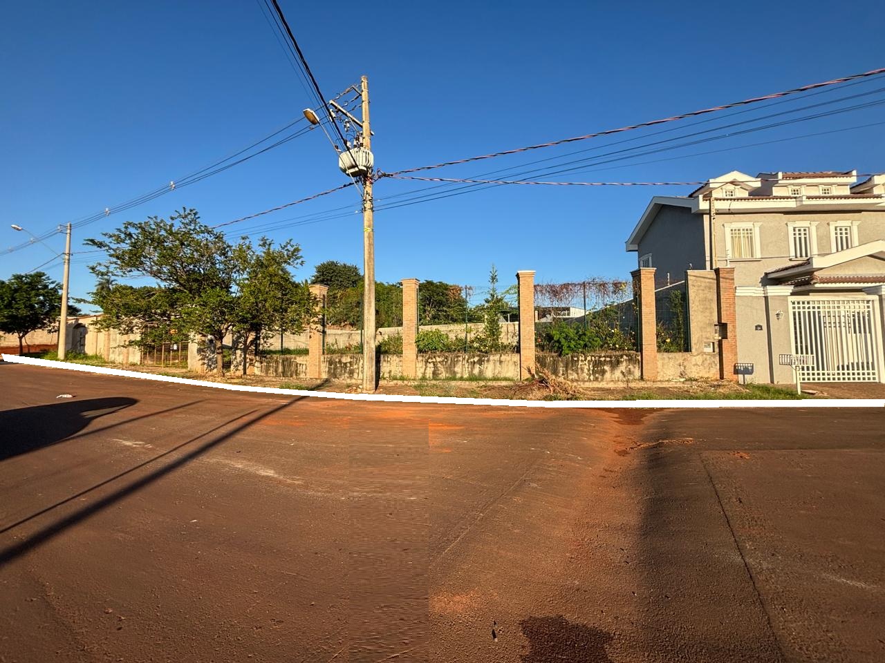 VENDE: TERRENO DE 863 M² - MURADO E COM TERREPLANEGEM - JARDIM QUEBEC - BRODOWSKI