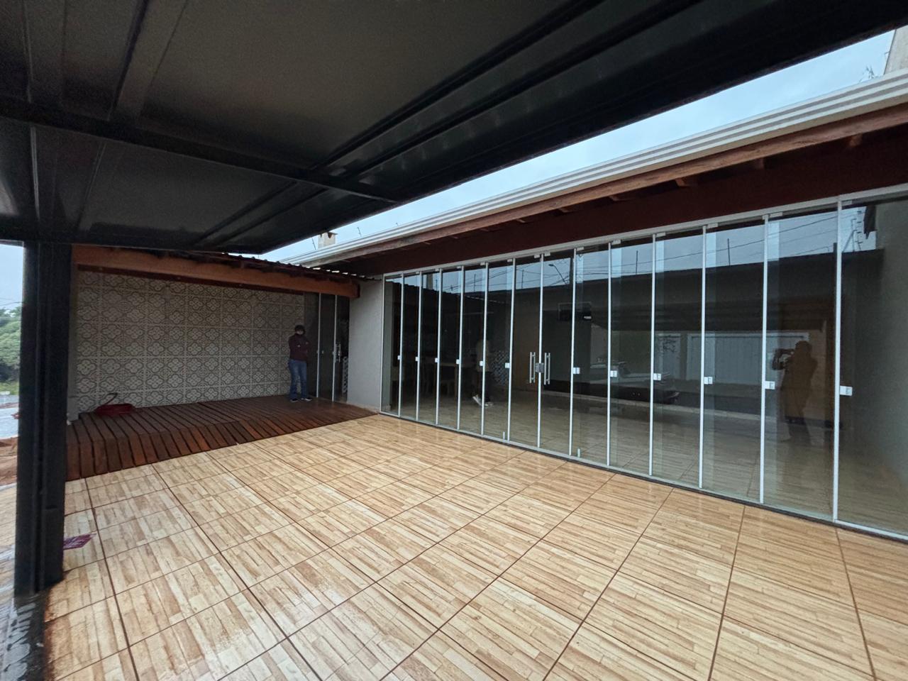VENDE: LINDA RESIDENCIA COM 03 DORMITÓRIOS - JARDIM MARIA IMACUALADA I EM BRODOWSKI-SP