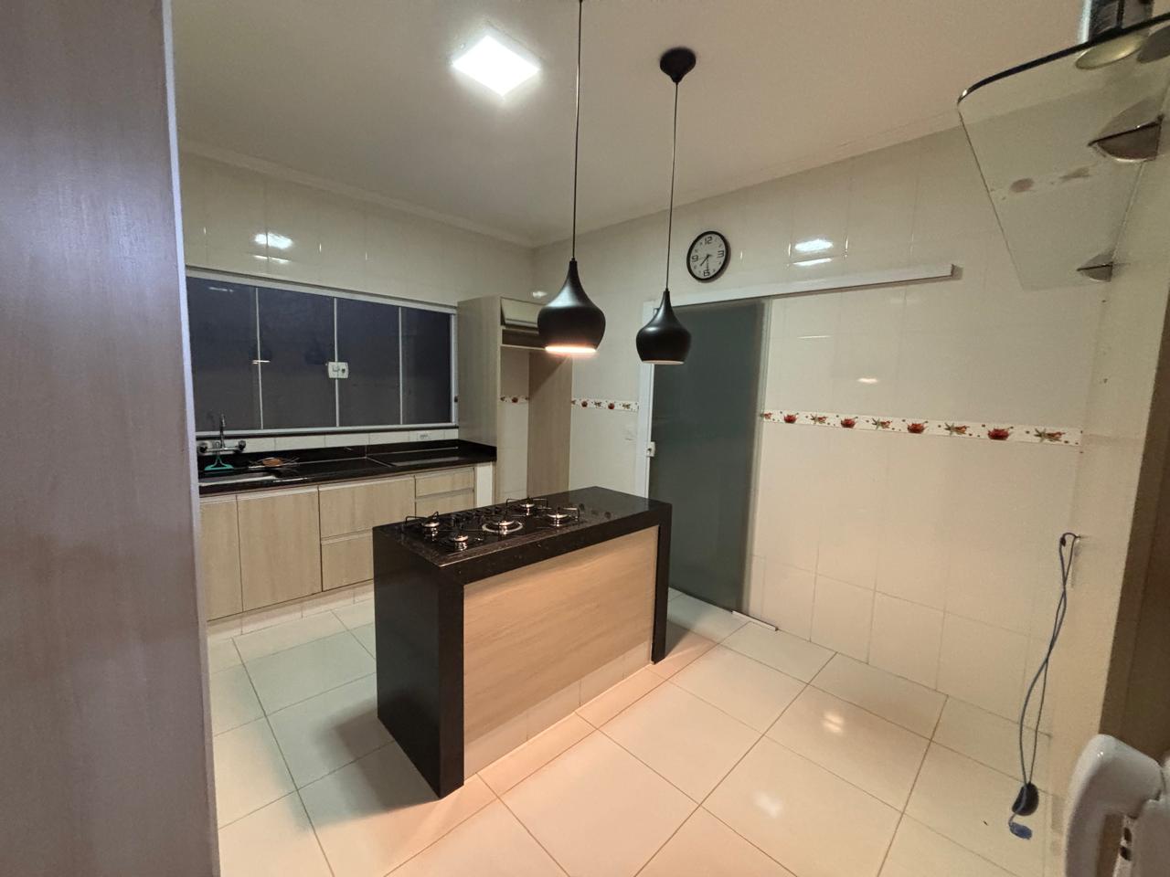 VENDE: LINDA RESIDENCIA COM 03 DORMITÓRIOS - JARDIM MARIA IMACUALADA I EM BRODOWSKI-SP