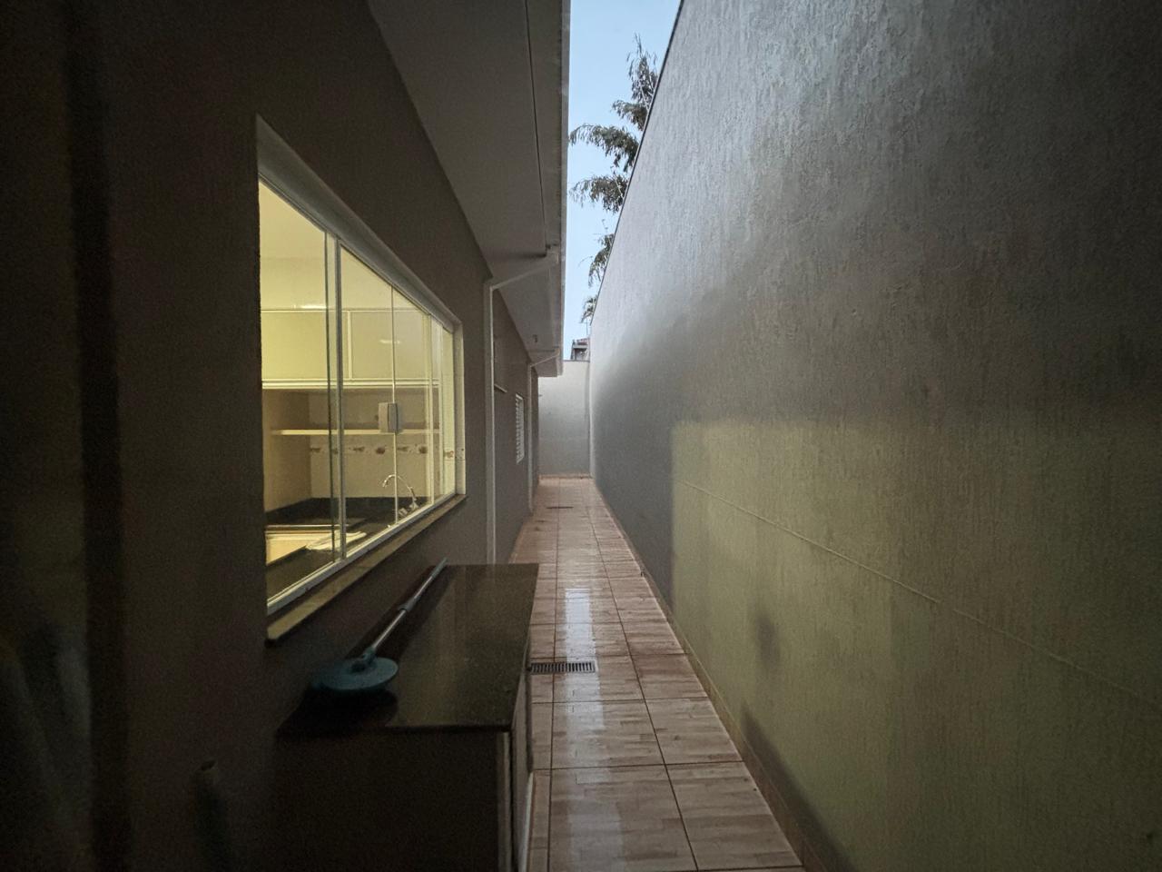VENDE: LINDA RESIDENCIA COM 03 DORMITÓRIOS - JARDIM MARIA IMACUALADA I EM BRODOWSKI-SP